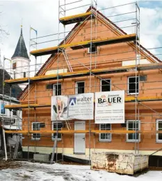  ?? Foto: Marcus Merk ?? Der Neubau des Bürgerhaus­es in Lauterbrun­n macht Fortschrit­te. Bis 2022 muss es fertig werden.