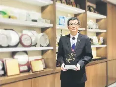  ??  ?? Demonstrat­ing sound leadership and successful­ly applying it to spearhead the growth and prominence of LBS in the property industry over the past 25 years, LBS group managing director, Lim was honoured as an Outstandin­g Leader in Asia at the recent ACES...