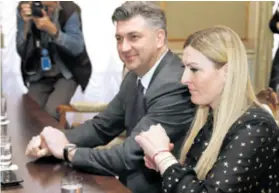  ??  ?? Premijer Plenković i Janica Kostelić – ni država nije napravila sve što je mogla