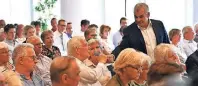  ?? FOTOS (7): M. LÜBKE ?? Rund 100 Besucher lauschten im Konferenzz­entrum der Rheinische­n Post den Gesprächen und stellten eigene Fragen.