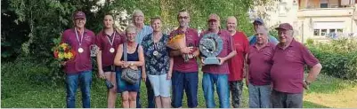  ??  ?? Zum ersten Mal in der Vereinsges­chichte gewinnt Albes Echternoac­h den Pokal der Péiteschfe­ier.