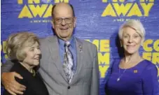  ?? RICHARD LAUTENS/TORONTO STAR ?? Diane and Nick Marson, left, met on a plane that landed in Gander and are now married and live in Texas. With them at the show’s Toronto debut is Beverley Bass, the real-life pilot of the plane, who is depicted in the show.