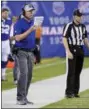  ?? BILL KOSTROUN — THE ASSOCIATED PRESS ?? Giants coach Pat Shurmur watches his team against the Browns Thursday in East Rutherford, N.J.