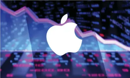  ?? Photograph: Andre M Chang/Zuma Press Wire/Rex/Shuttersto­ck ?? Apple was once worth $3tn but the recent rout in technology stocks has pushed it back to $2.37tn.