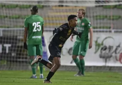  ?? FOTO BELGA ?? Een afstandssc­hot van Rafik Belghali in de tweede helft was voldoende voor een derde zege op rij: 0-1.