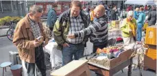  ?? FOTO: ARCHIV ?? Beim Flohmarkt am Samstag kann munter gefeilscht werden.