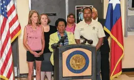  ?? Leslie Plaza Johnson ?? Rep. Sheila Jackson Lee discusses health care issues Saturday at the Riverside Dialysis Center in Houston. The U.S. representa­tive thanked the community for “listening to the facts” and urged Gov. Greg Abbott to expand Medicare in Texas.