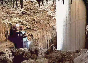  ?? ?? EL TRAZO afectó cavernas, cuevas y cenotes