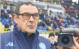  ?? LAPRESSE ?? Maurizio Sarri, 56 anni, alla prima stagione alla guida del Napoli