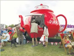  ?? FM4840596 ?? Queuing for Pimm’s at the Kent County Show