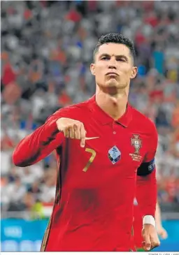  ?? TIBOR ILLYES / EFE ?? Cristiano Ronaldo celebra uno de sus dos goles contra Francia.