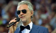  ??  ?? Voce
Andrea Bocelli, uno dei tenori più famosi del mondo: in settembre il concerto a Marostica