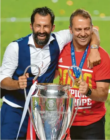  ?? Foto: Witters ?? Am 23. August 2020 feierten Hasan Salihamidz­ic und Hansi Flick mit dem Sieg in der Champions League ihren größten gemein‰ samen Triumph. Und wirkten glücklich miteinande­r. Die Zeiten haben sich geändert.