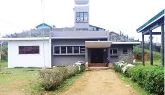  ??  ?? GREAT ESCAPE: A general view of the provincial jail in Marawi City, in southern island of Mindanao on Sunday. (AFP)