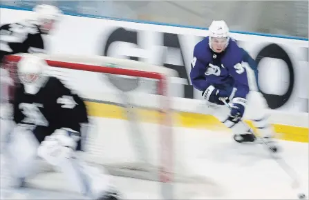  ?? STEVE RUSSELL TORONTO STAR ?? Centre Auston Matthews speeds around the net as the Toronto Maple Leafs practise at the MasterCard Centre ence in Toronto on Tuesday.