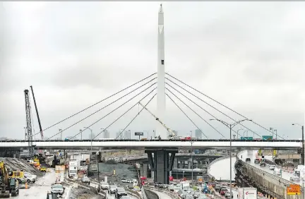  ?? DAVE SIDAWAY ?? The new St-Jacques Bridge, with steel cables splaying like wings from the central tower, is meant to evoke the form of an airplane.