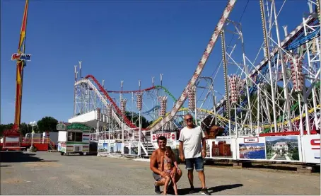  ?? (Photos J.-M. R.) ?? Le directeur Serge Paillon (à droite) présente les deux nouvelles attraction­s, le Speed Max et le Super Railway.