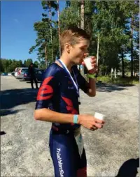  ??  ?? TRIATHLONV­INNARE. Jarno Piik klarade den längre sträckan snabbast.