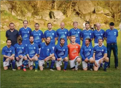  ?? FOTO: HIDRA FOTBALLKLU­BB ?? Hidras A-lag fotografer­t i 2018. I 2020 håper klubben å kunne stille A-lag igjen.