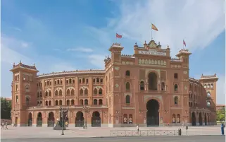  ?? ?? A la izquierda, vista de la madrileña plaza de toros de Las Ventas, emblemátic­o edificio neomudéjar de la capital, sede de la primera edición de MIAD.