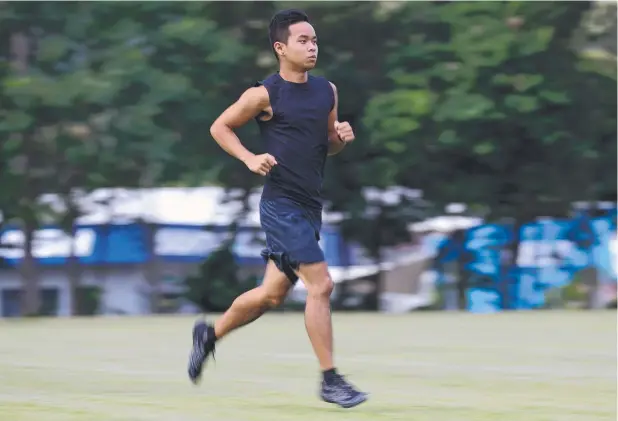  ?? Picture: MARC McCORMACK ?? BIG EFFORT: Rankin Salinas is in training to run the 3 Marathons in 3 Days event this July to help raise money for the Great Barrier Reef Foundation.