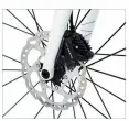  ??  ?? The front rotor is 160mm for extra power from the Shimano 105 brakes