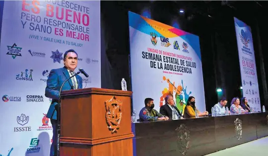  ?? ?? - Arranque. El rector Jesús Madueña Molina presidió el evento de inauguraci­ón, realizada por el secretario de Salud Estatal, Cuitláhuac González Galindo.