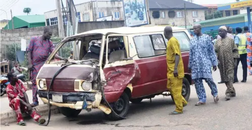  ?? Photo: NAN ?? An accident scene at Oke-Ado area of Ibadan yesterday