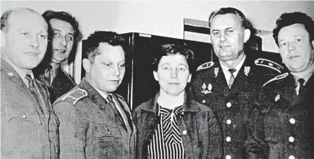  ?? FOTO VHÚ ?? Generál Procházka (druhý zprava) se svými spolupraco­vníky v srpnu 1968