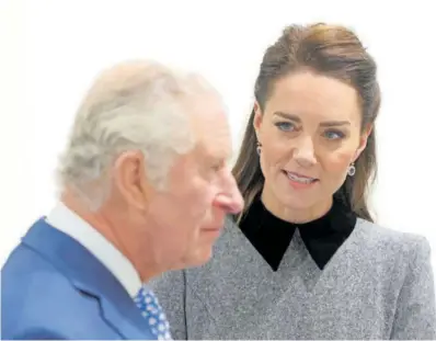  ?? GETTY ?? Carlos de Inglaterra y Kate Middleton, en un acto en febrero de 2022.
