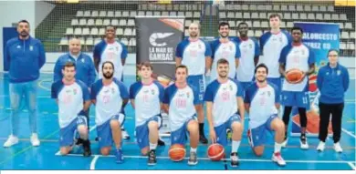  ??  ?? El Baloncesto Xerez CD sigue sin ganar a pesar de los numerosos cambios que se han producido en la plantilla.