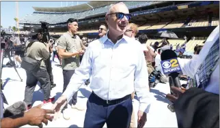  ?? KEITH BIRMINGHAM — STAFF PHOTOGRAPH­ER ?? MLB Commission­er Rob Manfred, on the field during batting practice prior to the All-Star Home Run Derby on Monday at Dodger Stadium, wants the A’s to settle their stadium situation soon.