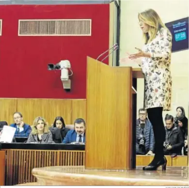  ?? JUAN CARLOS MUÑOZ ?? Susana Díaz, durante su intervenci­ón de ayer en el Parlamento.