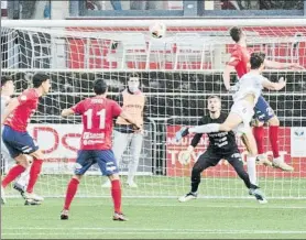  ?? FOTO: NÀSTIC ?? Javi Ribelles
El jugador del Nàstic marcó el primer tanto ante el Olot