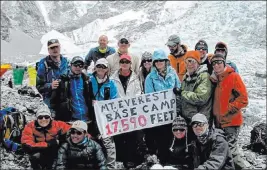  ?? Kristin Bell-peistrup ?? Greg Peistrup, middle back, with his wilderness medicine group in 2010.