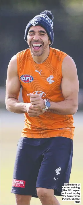  ??  ?? Eddie Betts at Carlton training. The AFL legend looks set to play for Palmerston. Picture: Michael Klein