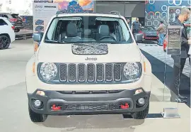  ??  ?? Jeep Renegade A pesar de sus diminutas dimensione­s, este modelo cosecha un gran éxito comercial