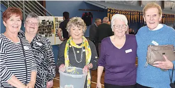  ?? ?? Past Warragul badminton players Ann Boyer, Lyn Weller, Sandra Walker, Elaine (Woody) Brew and Joan Hughes at the club function.