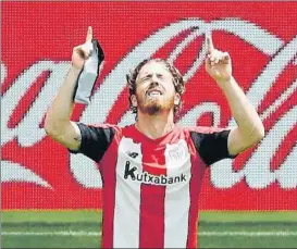  ?? FOTO: EFE ?? Dedicatori­a
Muniain celebró su gol apuntando con sus dedos al cielo