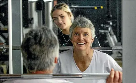  ?? DOUG FIELD/STUFF ?? Sharon Boulton working out yesterday under the watchful eye of Courtenay Bates, gym manager at 4Peak Fitness in Geraldine.