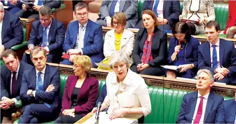  ?? AFP ?? Theresa May pronuncia un discurso ante la Cámara de los Comunes, ayer en Londres.