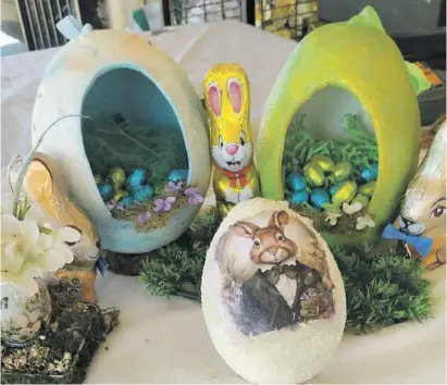  ?? Fotos: Creation Giselle ?? Die Nester in Eiform kann man dekorativ unter den Strauß stellen.