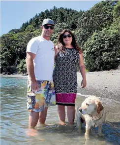  ?? DOMINICO ZAPATA / FAIRFAX NZ ?? Tauranga couple Kirsty Morrison and Aaron Davies are making $4000 while on their summer holiday by letting out their home.