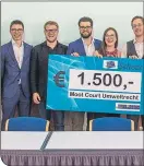  ??  ?? Die glückliche­n Sieger des Moot Court Umweltrech­t. [ Beigestell­t ]