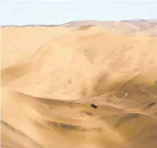  ??  ?? Sand, Sand, Sand – so sieht die aktuelle Rallye Dakar aus.