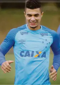  ??  ?? O lateral esquerdo Egídio está otimista de que o Cruzeiro conseguirá golear o Boca Juniors amanhã