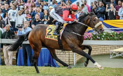  ?? Picture: Gold Circle ?? TOP STAYER. It's My Turn (Anton Marcus) turns the R1.25-million eLan Gold Cup over 3200m into a procession as he scores a comfortabl­e 2.25-length victory in the country's premier stayers' race at Greyville on Saturday.