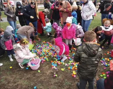  ?? MELISSA SCHUMAN - MEDIANEWS GROUP ?? Children collecting Easter eggs at the event at Congress Park.