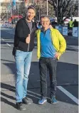  ?? FOTO: PRIVAT ?? Klaus Tockweiler (links) von der LG Welfen läuft in Hannover in seiner Altersklas­se auf Platz vier, Thomas Bless (rechts) kommt auf Platz 21 ins Ziel.