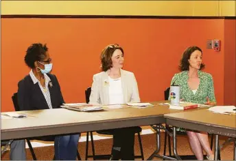  ?? Cassandra Day / Hearst Connecticu­t Media ?? U.S. Reps. John B. Larson and Rosa DeLauro hosted a round-table discussion Friday at the Russell Library with Middletown Mayor Ben Florsheim to highlight upcoming summer programs funded by the American Rescue Plan. From left are Middletown Commission on the Arts Director Kisha Michael, Library Director Ramona Burkey and Director of Recreation and Community Services Cathy Lechowicz.